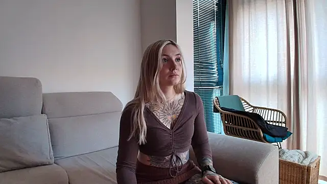 tattoobbgirl online show from January 16, 4:47 pm