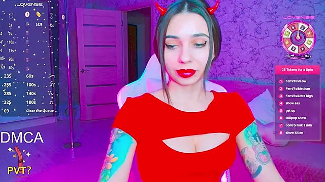 vinkiepinkie online show from May 28, 6:28 pm