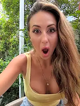 Brilliant-Splashes online show from December 21, 4:39 am