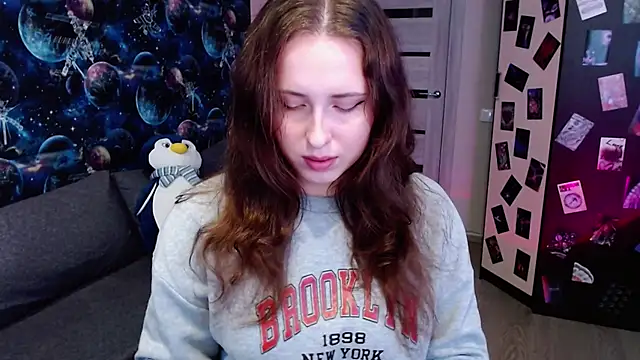 Snapshot of BarbiePieer chatting on October 15, 5:21 am BarbiePieer online show from October 15, 5:21 am