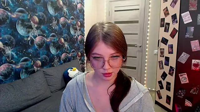 Snapshot of GinnyBlacky chatting on October 8, 4:11 pm GinnyBlacky online show from October 8, 4:11 pm