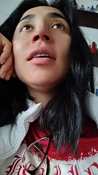 Elowyn online show from June 7, 9:32 pm