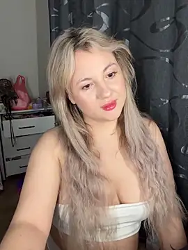 mollygirll online show from April 27, 9:23 pm