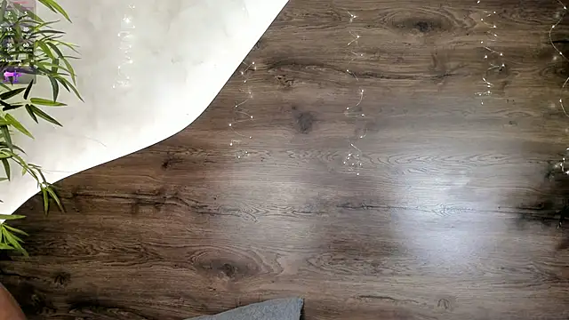 mia lacy  online show from December 4, 7:47 pm