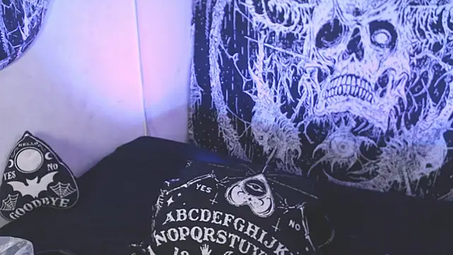 mikaskullcs online show from March 21, 10:15 pm