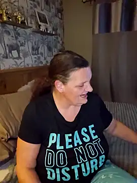 MissQueenBeex online show from September 19, 9:47 pm