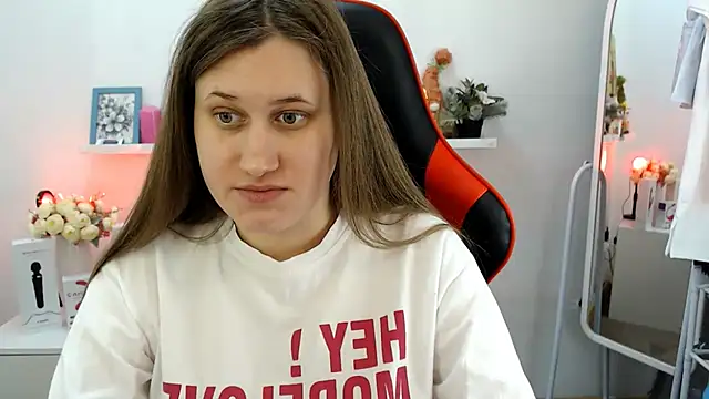 Lucky Lana online show from March 27, 5:20 am