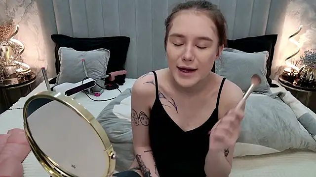 CarolineTenders online show from February 24, 1:38 am