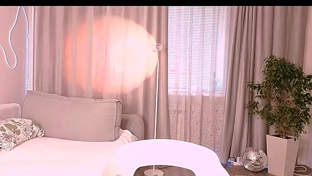 Snapshot of Lilo_Sims chatting on October 23, 5:35 am Lilo Sims online show from October 23, 5:35 am