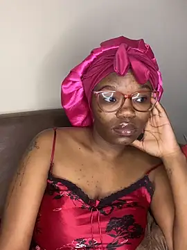 YummyMelanin117 online show from March 2, 9:10 pm