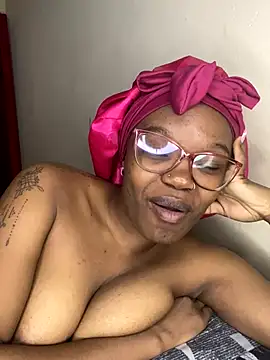 YummyMelanin117 online show from November 16, 7:47 pm