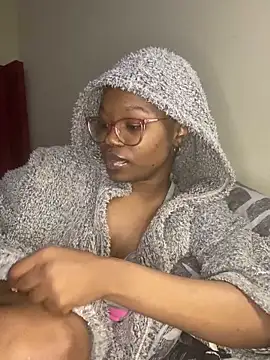 YummyMelanin117 online show from September 19, 6:23 am