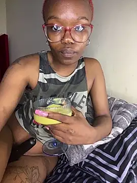 YummyMelanin117 online show from October 6, 11:53 pm