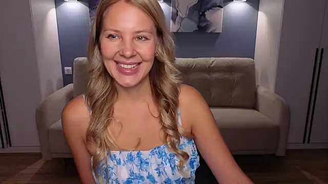 Snapshot of MelanieBennett chatting on September 26, 6:33 am MelanieBennett online show from September 26, 6:33 am