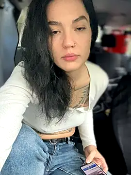 Snapshot of MeekyRich chatting on September 13, 3:47 am MeekyRich online show from September 13, 3:47 am