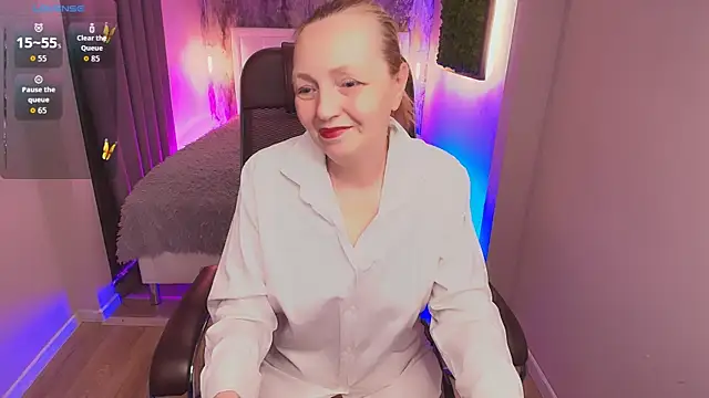 Karen Villis online show from October 7, 11:47 am