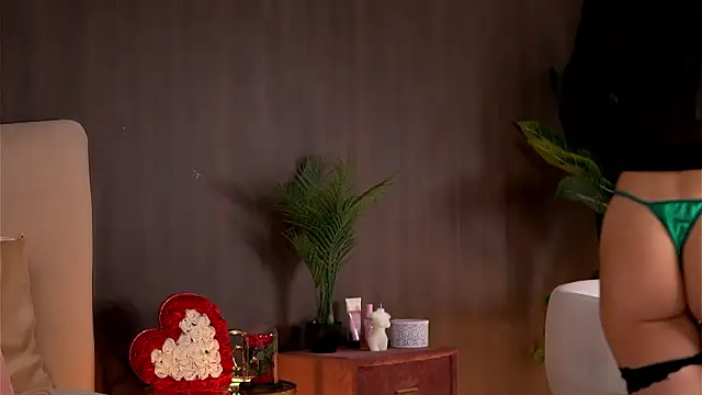 ChloeDevine online show from March 11, 5:22 am