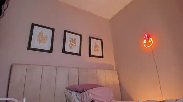  lucia 18 online show from October 13, 5:37 pm