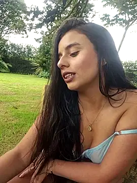 Lunaluxe1001 online show from March 5, 4:36 pm