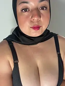 bluum online show from February 22, 6:09 pm