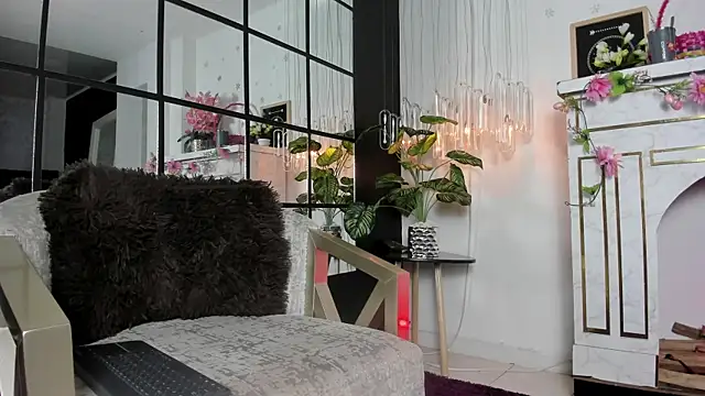 floraginette online show from April 14, 12:11 am