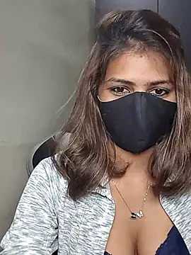 Isha Sax online show from February 4, 1:14 pm