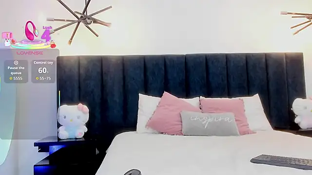 niia7 online show from September 25, 7:34 pm