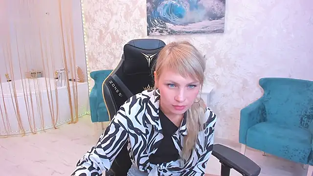 LindaSandy 1 online show from September 17, 8:01 am