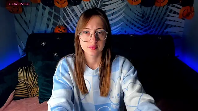 ChristyCrayme online show from October 22, 11:43 pm