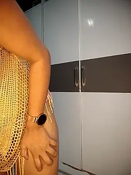 Debo Hottie88 online show from May 1, 7:22 am