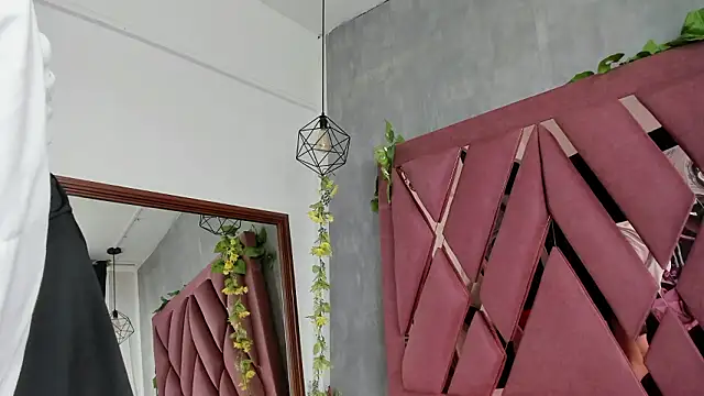 viollettaa  online show from March 2, 6:47 pm