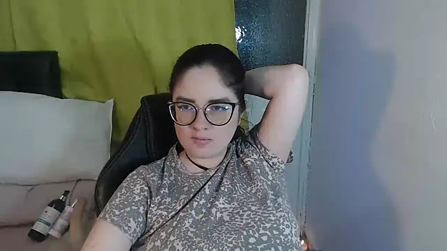 KrystalAdams online show from February 7, 6:45 pm