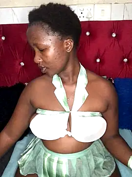 Snapshot of MissREAHx chatting on October 13, 4:09 pm MissREAHx online show from October 13, 4:09 pm