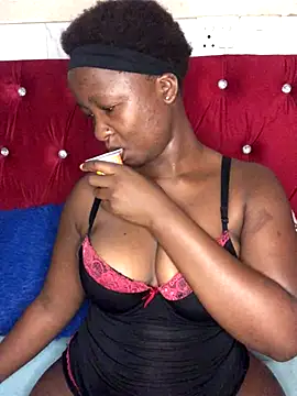 Snapshot of MissREAHx chatting on October 10, 6:18 am MissREAHx online show from October 10, 6:18 am