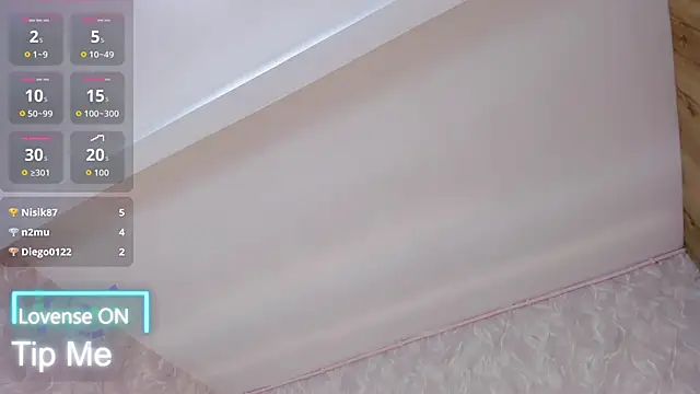 VICTORIAGRAYS online show from November 6, 12:00 pm