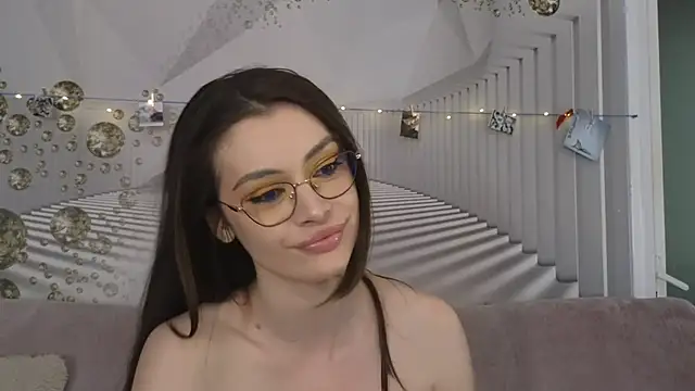 EvoletteLouLou online show from April 25, 1:41 pm