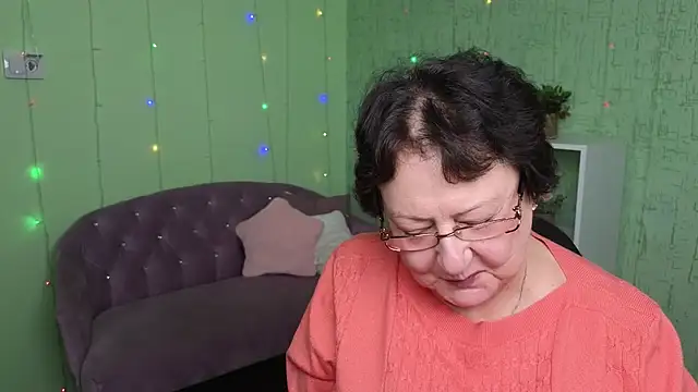 Margo Moll online show from November 22, 7:11 am