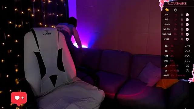 deboramoore online show from November 15, 2:34 am