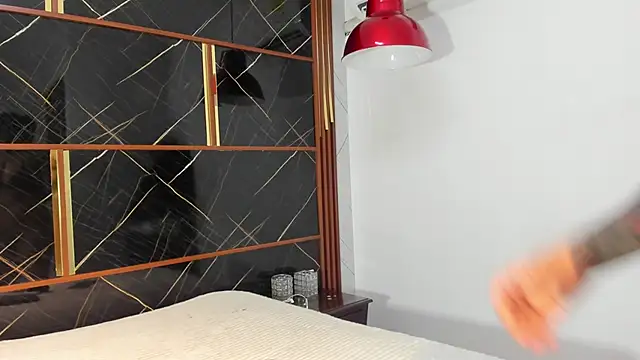 HannyThompson online show from April 5, 3:00 pm