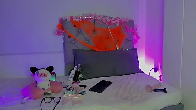 Snapshot of antonieta23 chatting on October 28, 7:36 am antonieta23 online show from October 28, 7:36 am