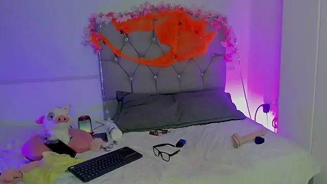 Snapshot of antonieta23 chatting on October 19, 8:16 am antonieta23 online show from October 19, 8:16 am