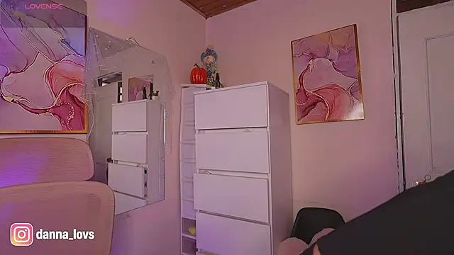 Dannaa Lovs online show from October 22, 5:29 pm