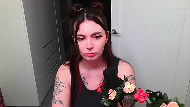 peachyness online show from May 1, 9:07 pm