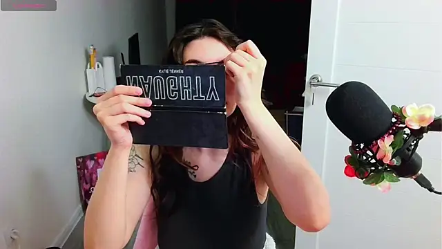 peachyness online show from June 23, 8:07 pm