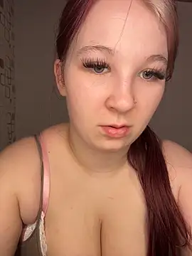 SweetTeenGirl online show from April 13, 5:47 pm