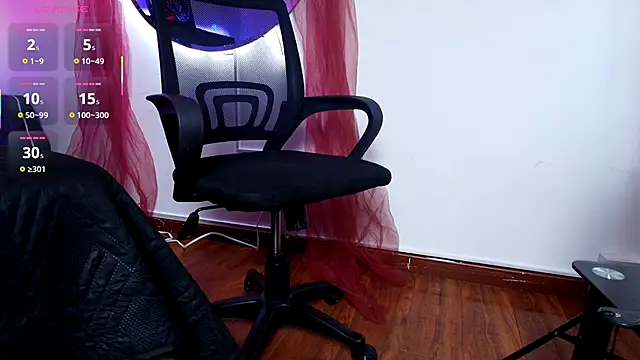 Alisse Moore online show from November 25, 12:51 pm