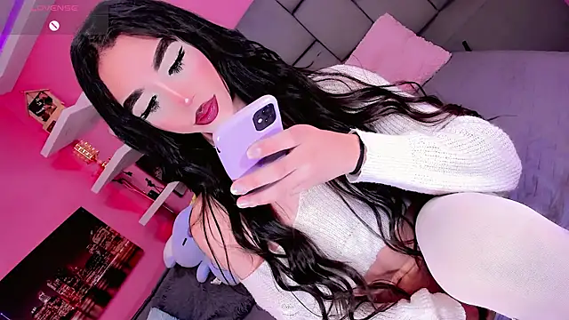 ShantyMillan online show from October 27, 1:39 pm