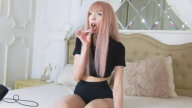 Evelyn Neal online show from October 12, 4:09 pm