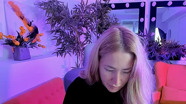 AstraMonroe online show from September 17, 4:43 am