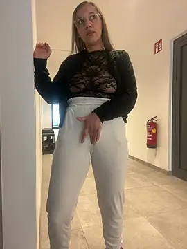 eli5566 online show from February 18, 11:20 am